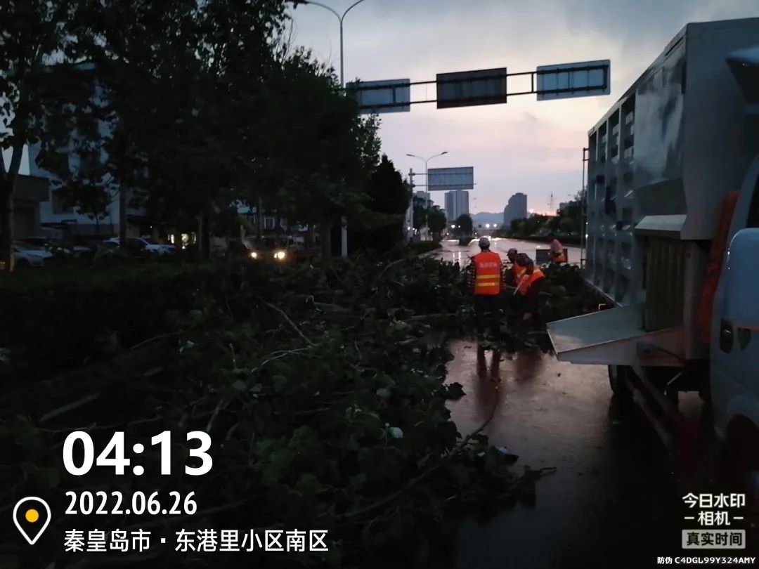 狂风暴雨突袭港城，晶科环保紧急抢险